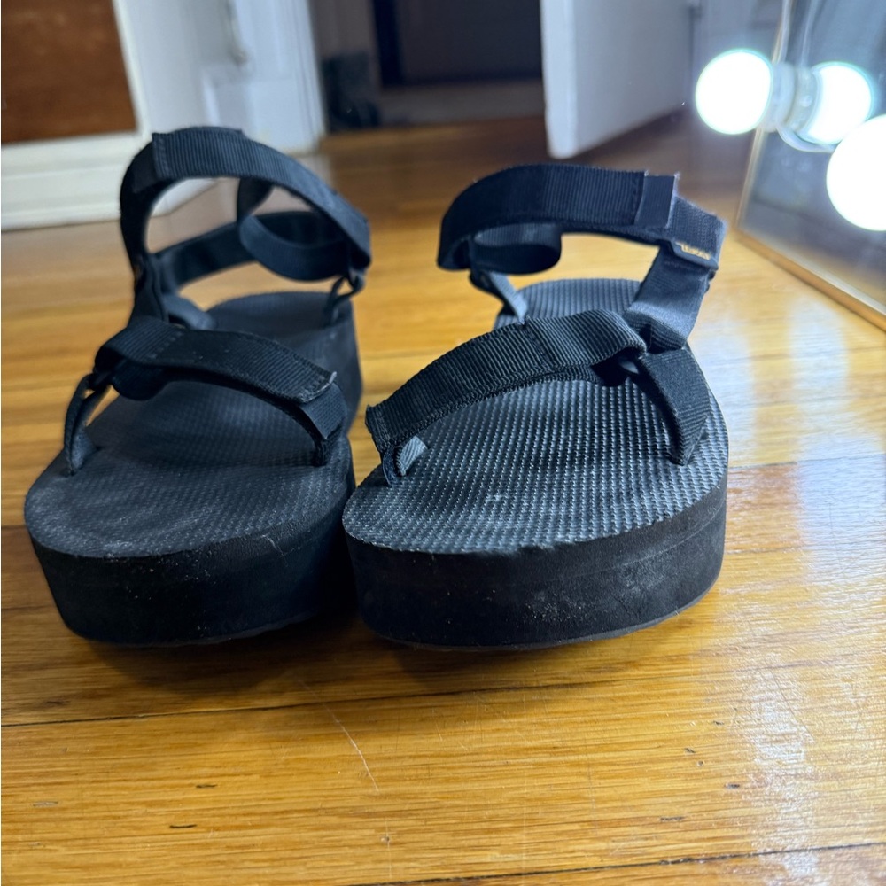 Women's Black Platform Sandals- Teva Flatform Universal Sandal
